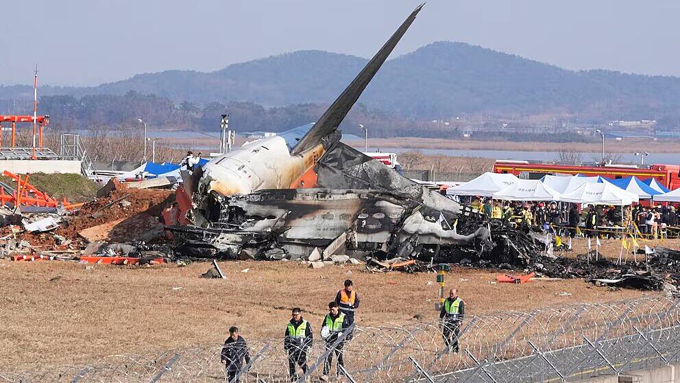 Korean airline crashes on landing, 179 dead