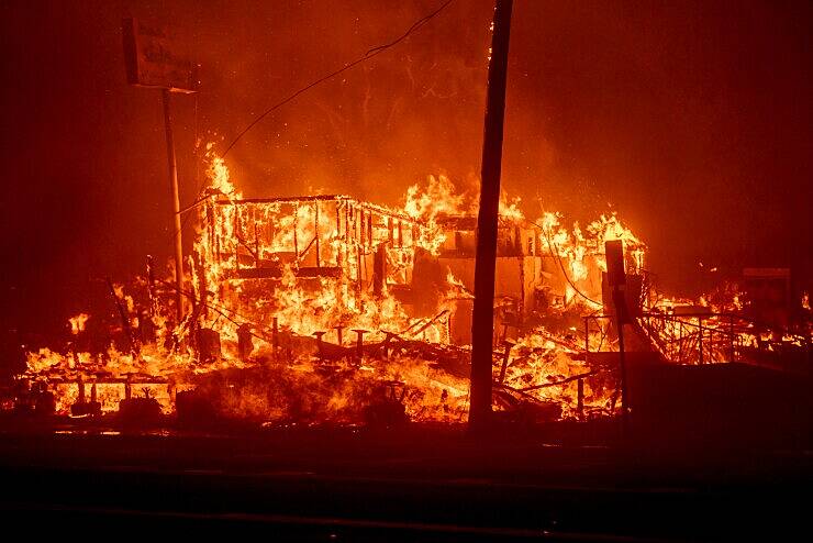 Wildfire in Los Angeles devours dozens of homes, 10 confirmed dead