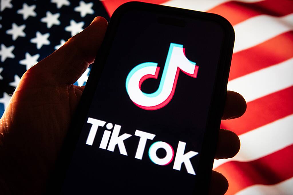 U.S TikTok ban: Trump extends deadline for app sale deliberations