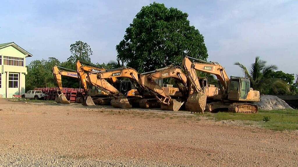 A/R: 6 excavators seized, 3 foreign nationals arrested for illegal mining along River Anum